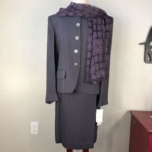 NWT Rena Rowan 2 Piece Jacket and Skirt Size 8